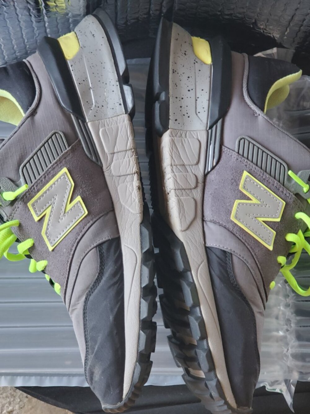 New Balance 997S Men's Size 11 Gray Neon Yellow Green w/ Dr. Scholl's Insole - Picture 12 of 16